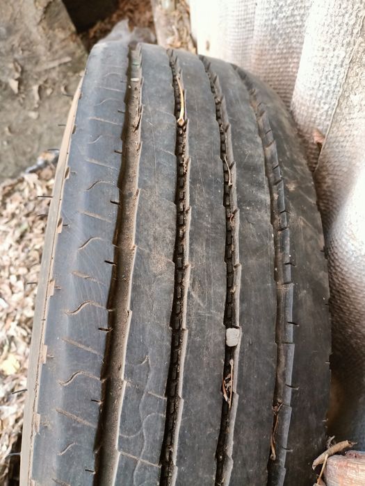 Продам 235/75R17.5