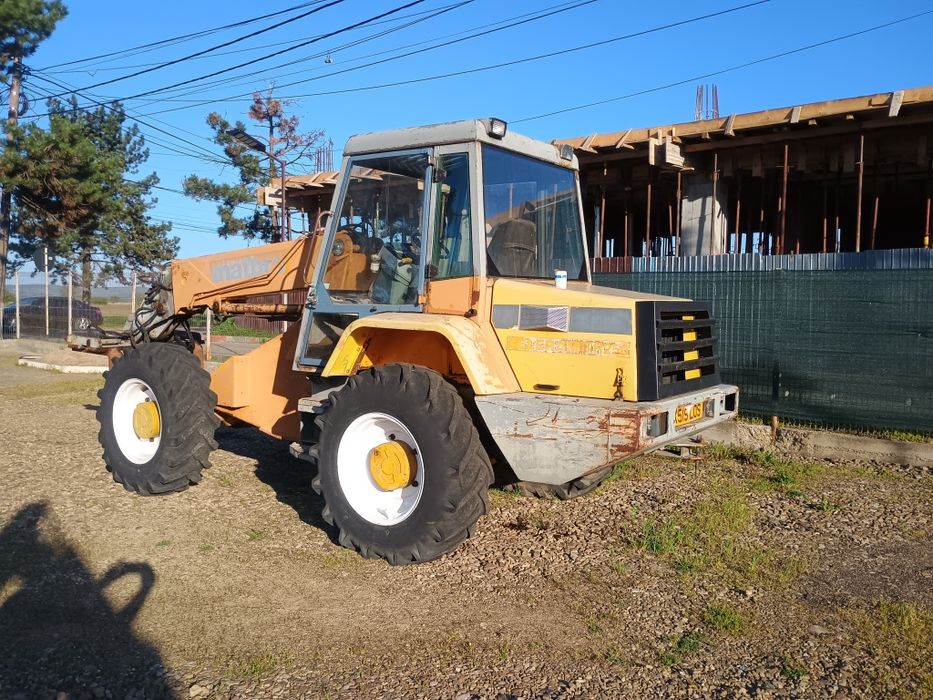 Încărcător frontal