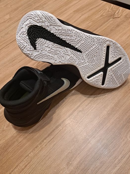 Маратонки Nike  38