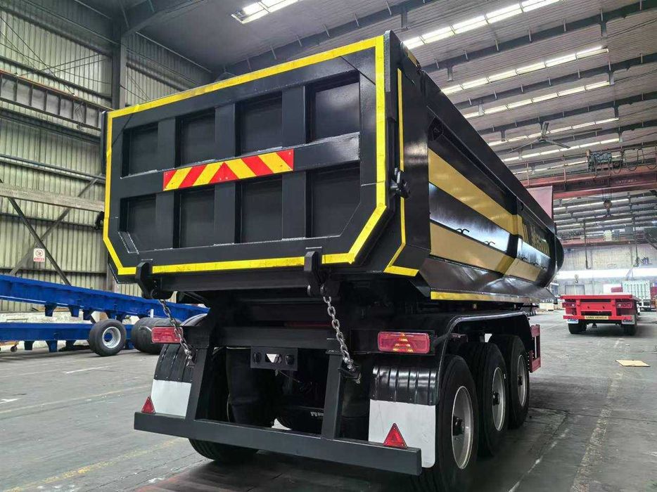 Самосвальный полуприцеп марки CIMC - MEGAVAN