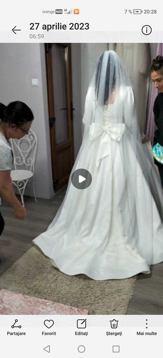 De vânzare rochie de mireasă făcută la comandă. Cadou cerc și voal