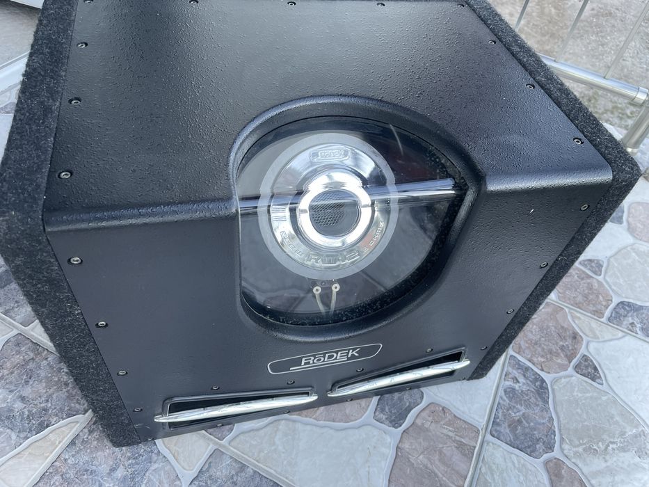 Rodek & Axton бас каса и усилвател