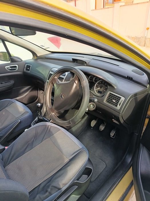 Продавам пежо 307 1.4