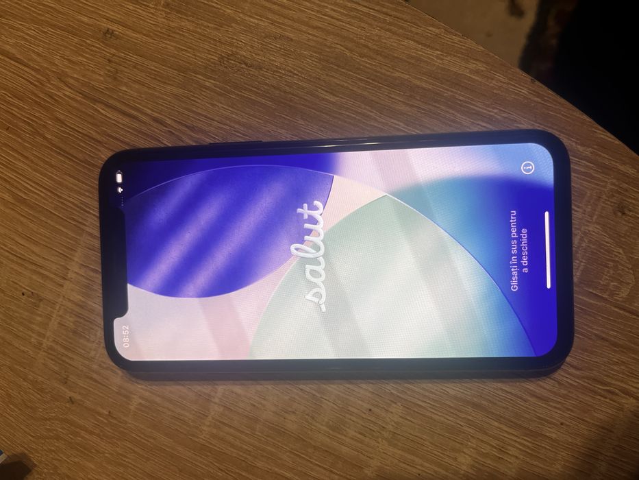 iphone 11 pro, folosit 80% baterie merge foarte bine