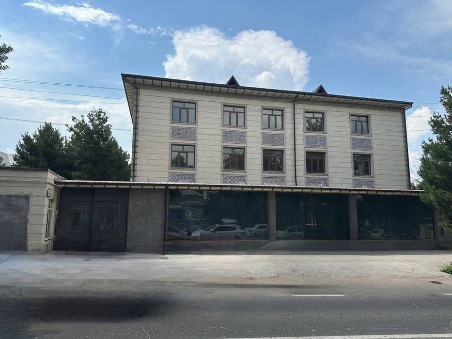 Продаётся здание под Гостиницу или другой бизнес  первая линия