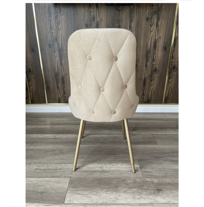 Стол со стульями