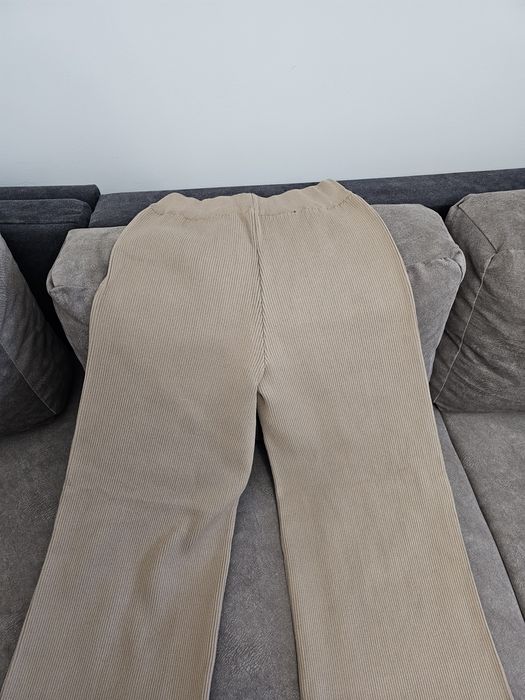 Costum din tricot cu strasuri