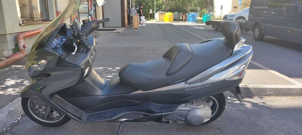 Suzuki Burgman 400 cc/ investitii majore/ vind\ schimb.