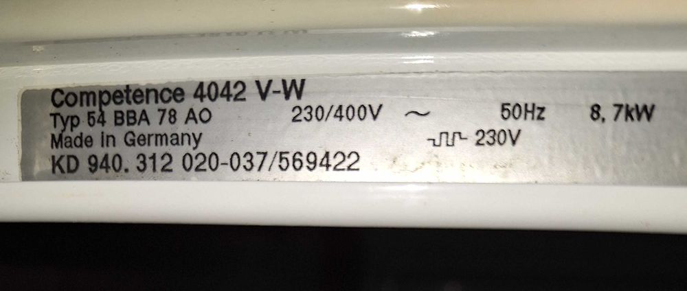 Готварска печка AEG свободно стояща