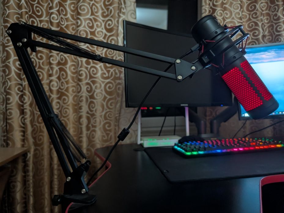 Микрофон HyperX с кранштейном