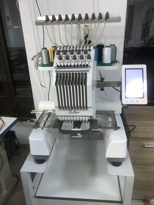 Mașină Profesională de Brodat Sewtech ST-1010 – 10 Ace, Ecran LCD HD
