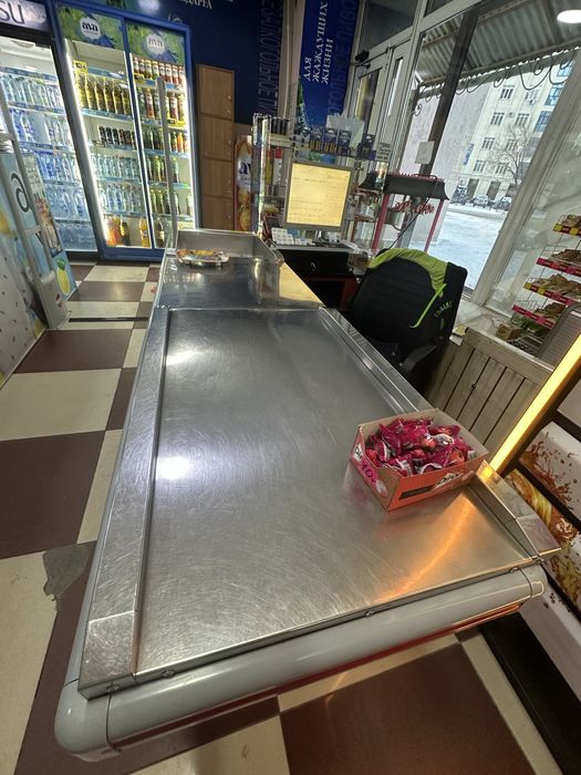 Продаю кассовый стол!