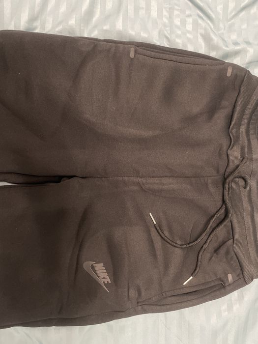 Pantaloni Nike Tech