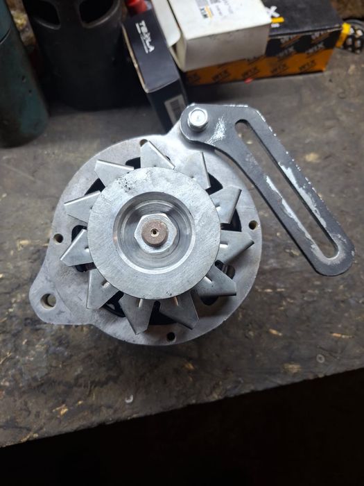 Продам генератор от камаза