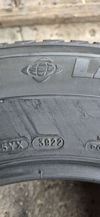 2 anvelope iarna Michelin 245/65/17,dot 2022.Pretul este pe bucata.