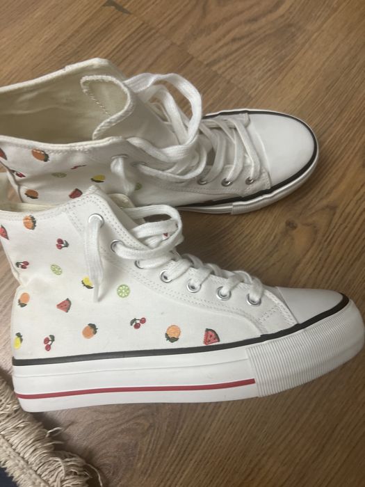 Дешево! Кеды высокие с Европы 36р