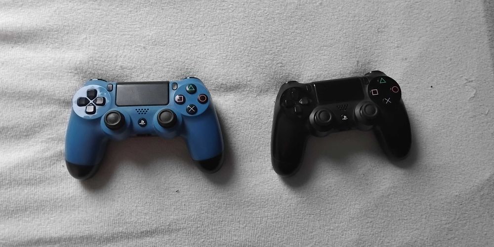 Продавам PS4 slim