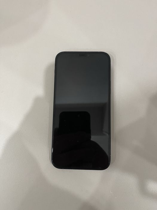 iPhone 12 с гарнтией