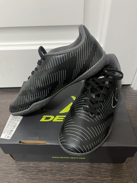 Бутсы Demix 32 размер