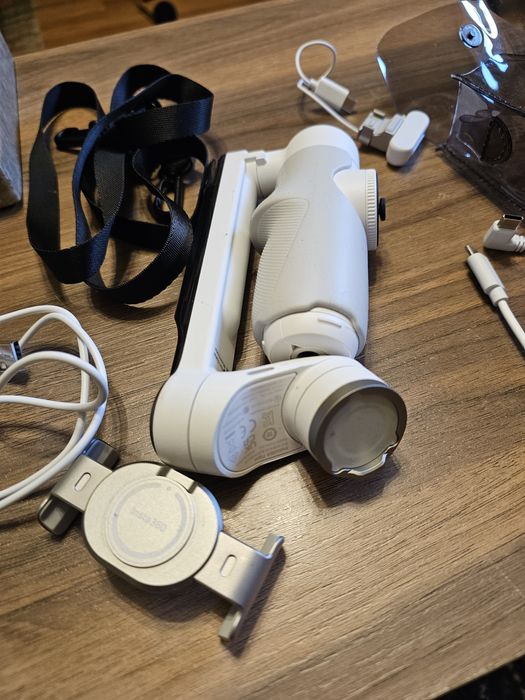 Insta 360 Flow. Model CINSABBA