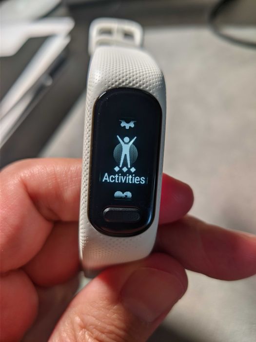 Garmin Vivosmart 5 S/M фитнес-трекер OLED, пульс, SpO2, полн. комплект