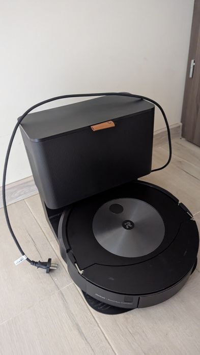 Прахосмукачка робот с база iRobot Roomba i7+  (+консумативи)