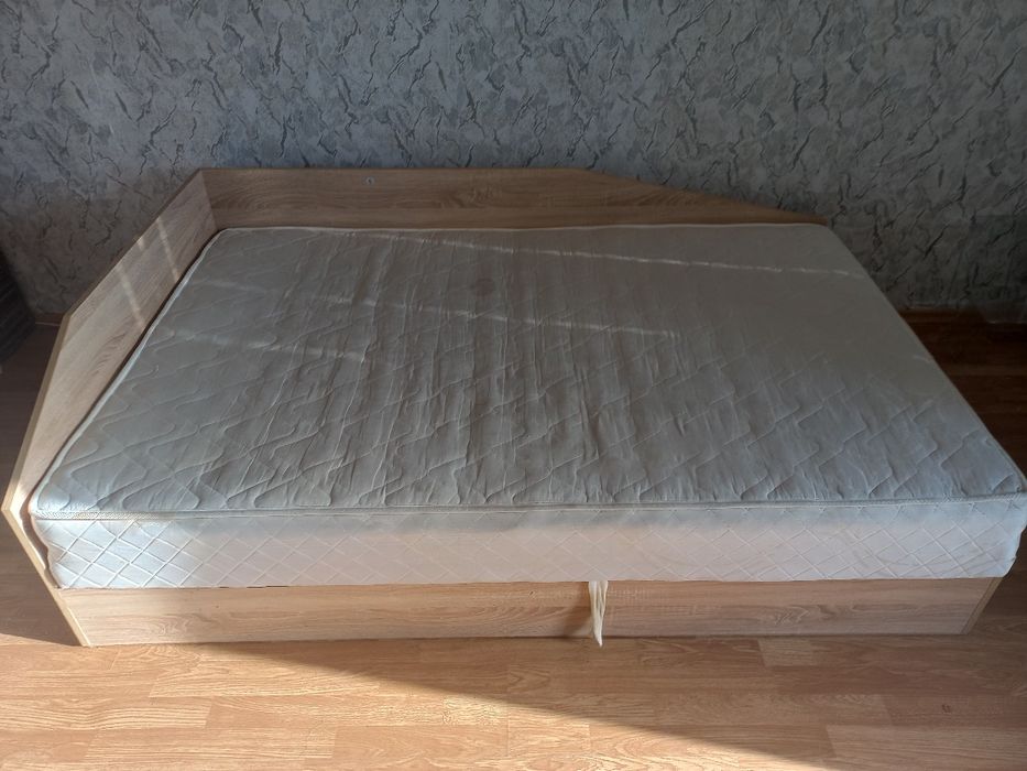 Легло приста и ракла към него