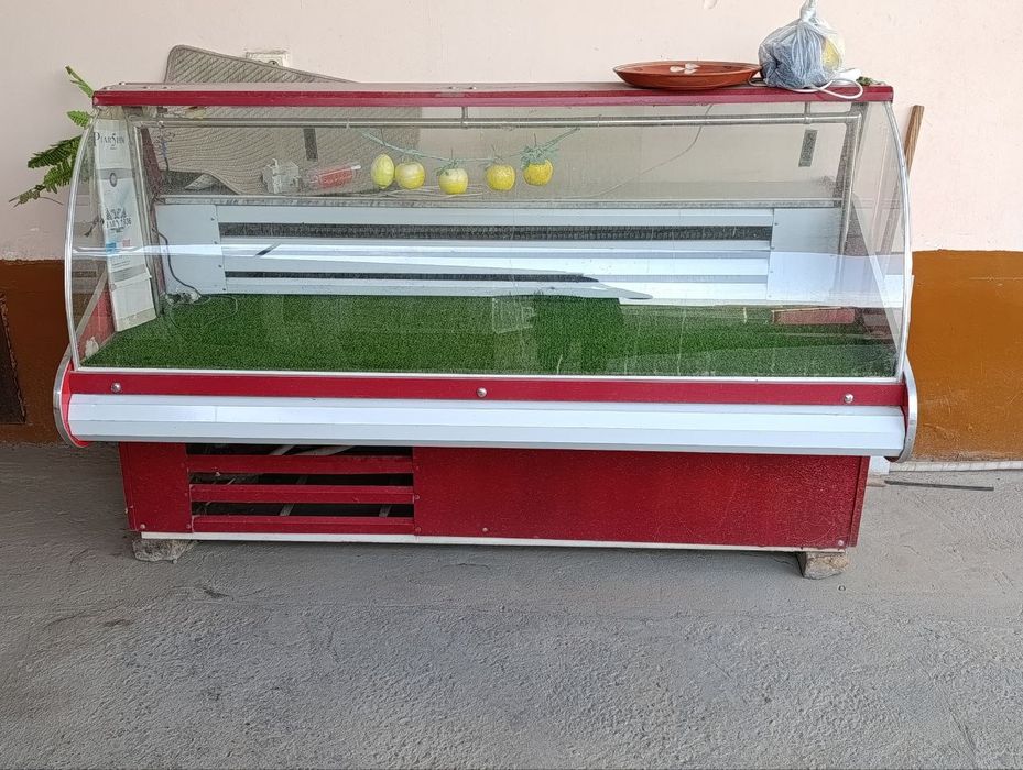 1 ta vitrina 2 ta marazelka sotiladi