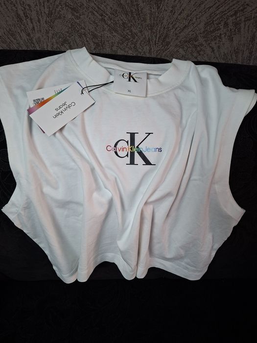 Топ Calvin Klein