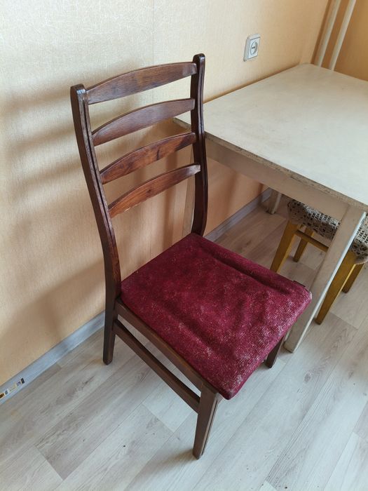 Продам столы стулья