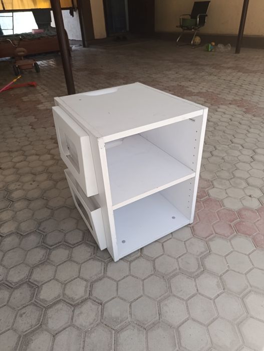 Продам тумбы офисные