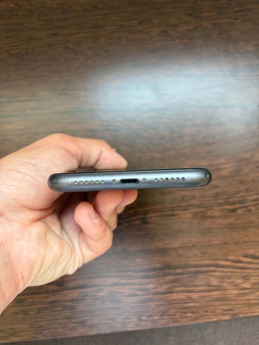 vand iphone 11 simplu