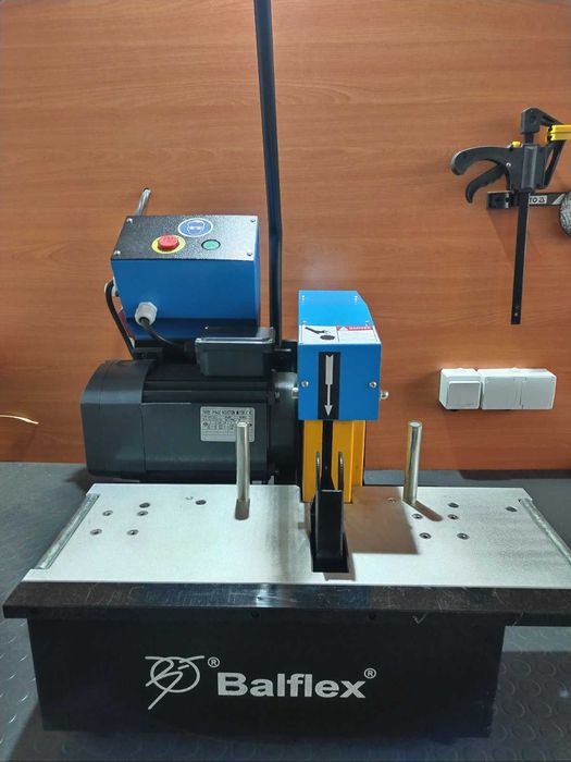 Режеща машина за хидравлични маркучи