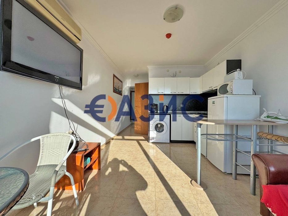 Продава се Тристаен апартамент в Свети Влас - 97 кв.м за 868 €/кв.м - Снимка #1