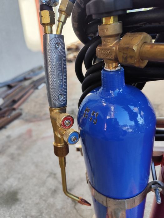 Мобилен оксижен с 2х3.5 литра бутилки