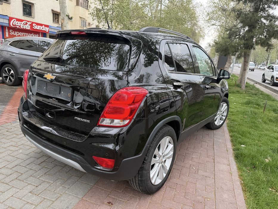 Продаёться трекер 1 в идеальном состояние без вложение имееться торг