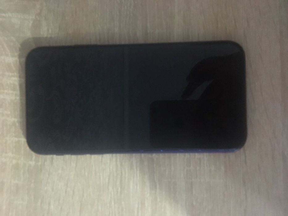 Продам iPhone 11 в идеальном состоянии.