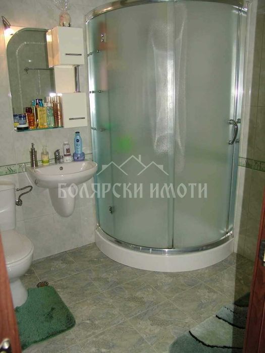 Дава се под наем Тристаен апартамент в Велико Търново, Колю Фичето - 75 кв.м за 448.8 € - Снимка #9