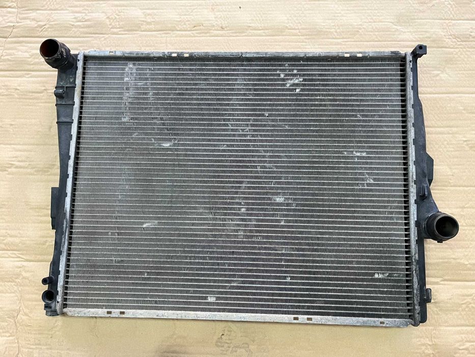 Воден радиатор за BMW E46 (Ръчка)