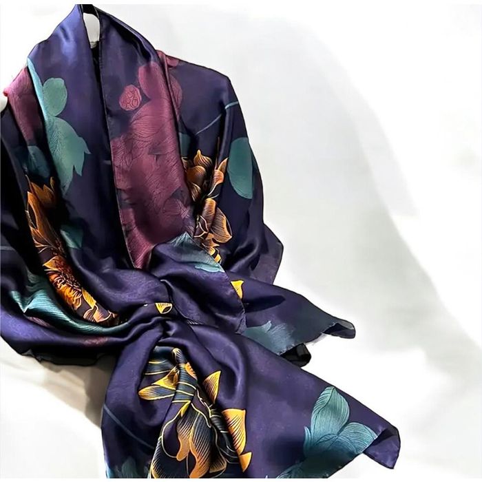 Луксозени голями сатенени шалове в различни цветове и десени