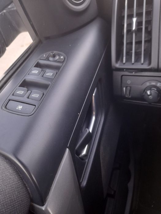 Vând Land Rover Freelender 2