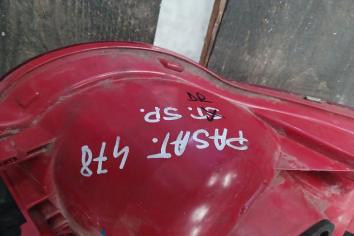 Lampa stop dreapta pe aripa Volkswagen VW Passat B6