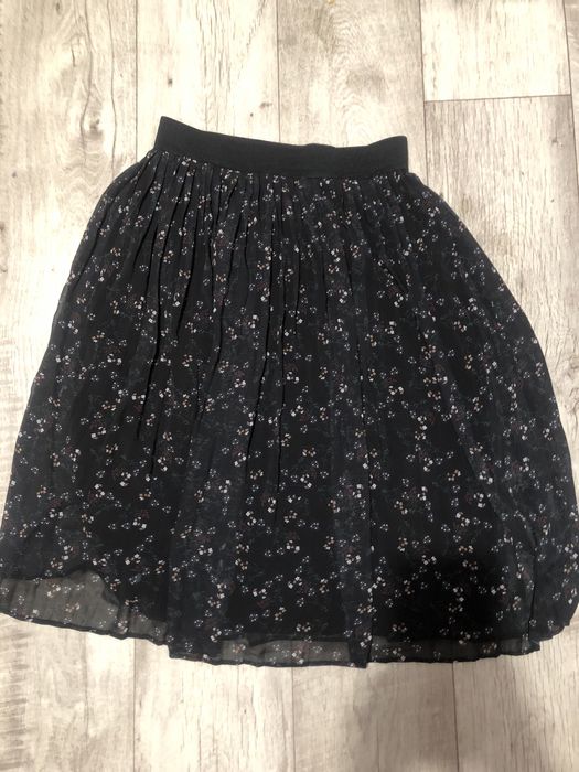 Юбки средней и длинные. Плисеровка.