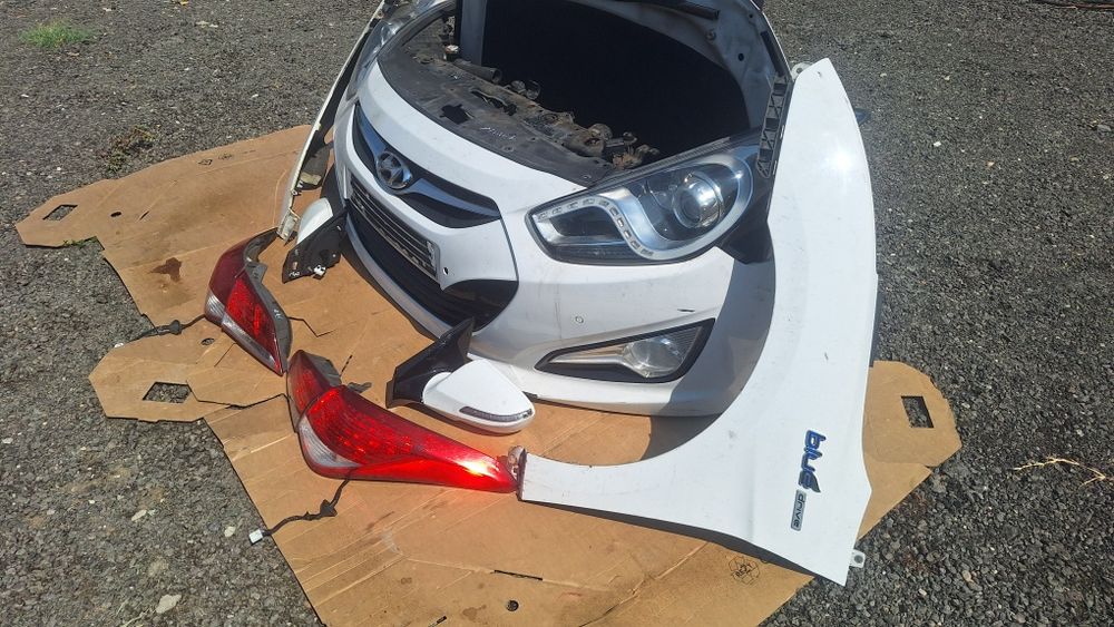 Fata completa Hyundai i40 2017 Bara far xenon aripi capota triple Oglinzi