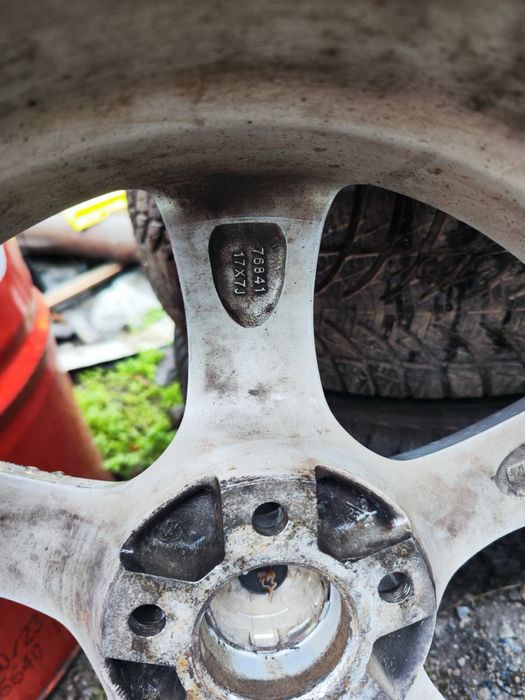 Алуминиеви джанти със зимни гуми 225/65/17 5x110