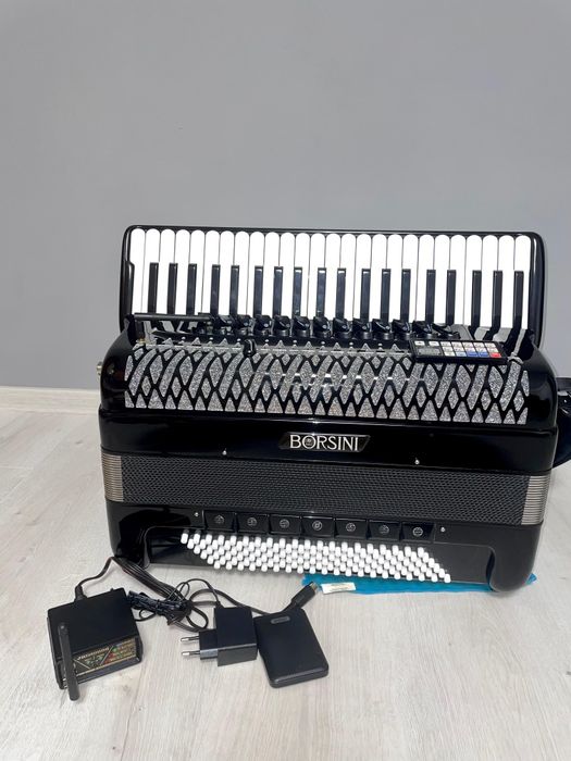 Vând acordeon italian Borsini cu MIDI
