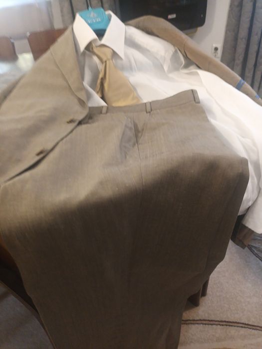 Летен ленен костюм, ленена риза и копринена вратовръзка на "Бициани".