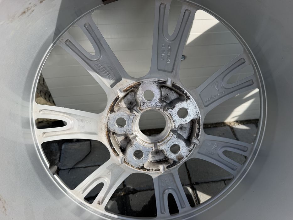 Roti complete Iarna Tesla model Y