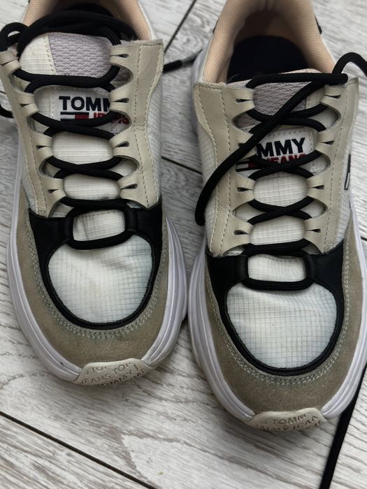 Кросовки томи оригинал