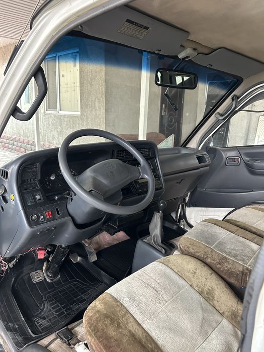 Toyota Hiace 2004